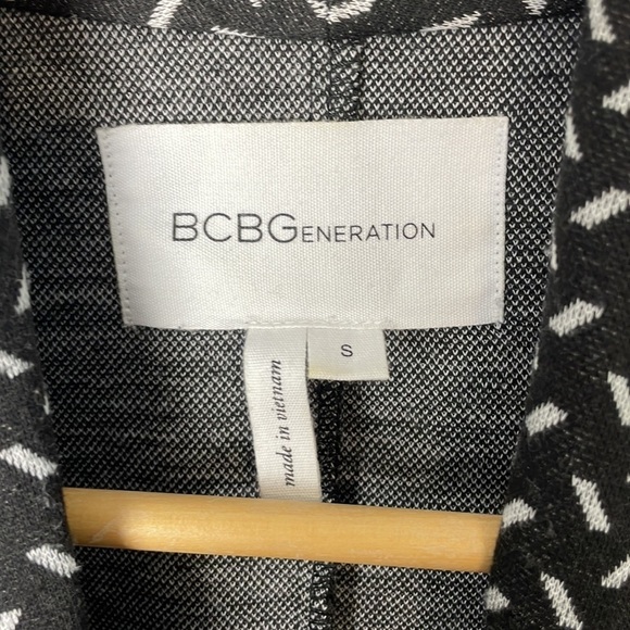 BCBGeneration Open-Front Over Sized Blazer Size Small - Picture 3 of 9